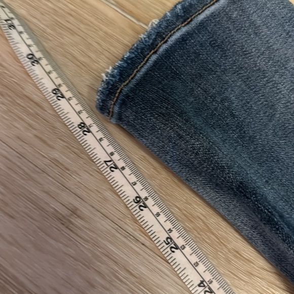 AEO hi rise distressed jegging - Picture 5 of 8